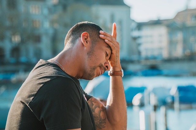 Strana postura e mal di testa