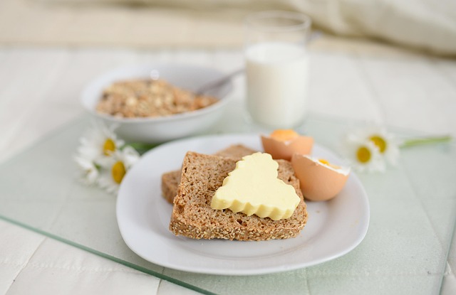 A tre anni mangia solo latte e biscotti
