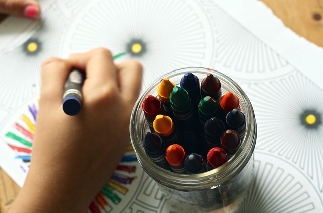 Come invogliarlo al disegno e alla pittura