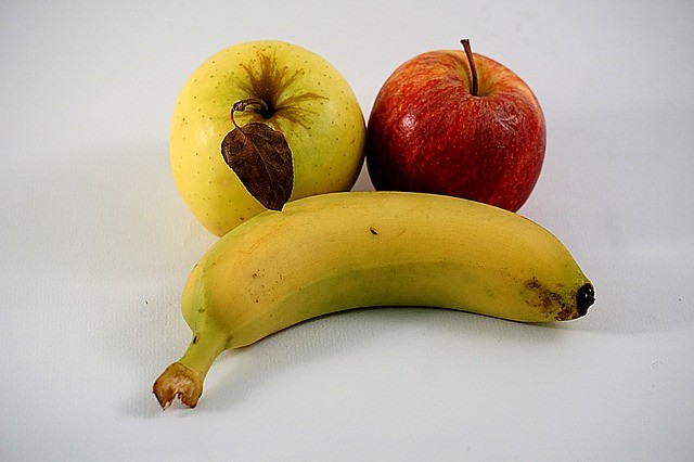 Svezzamento 6 mesi: ricetta Passata di Mela e Banana | Noi Mamme