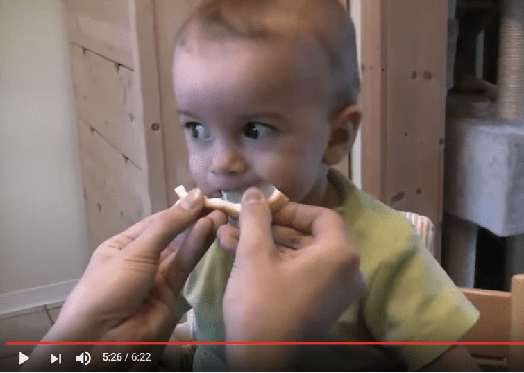 Il baby e il limone: compilation di reazioni divertenti | Noi Mamme