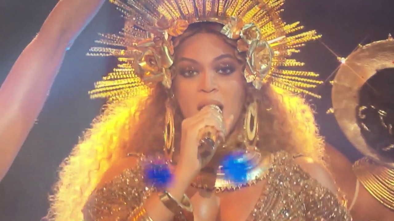 Beyoncé e la meraviglia del suo pancione ai Grammy Awards 2017 | Noi Mamme