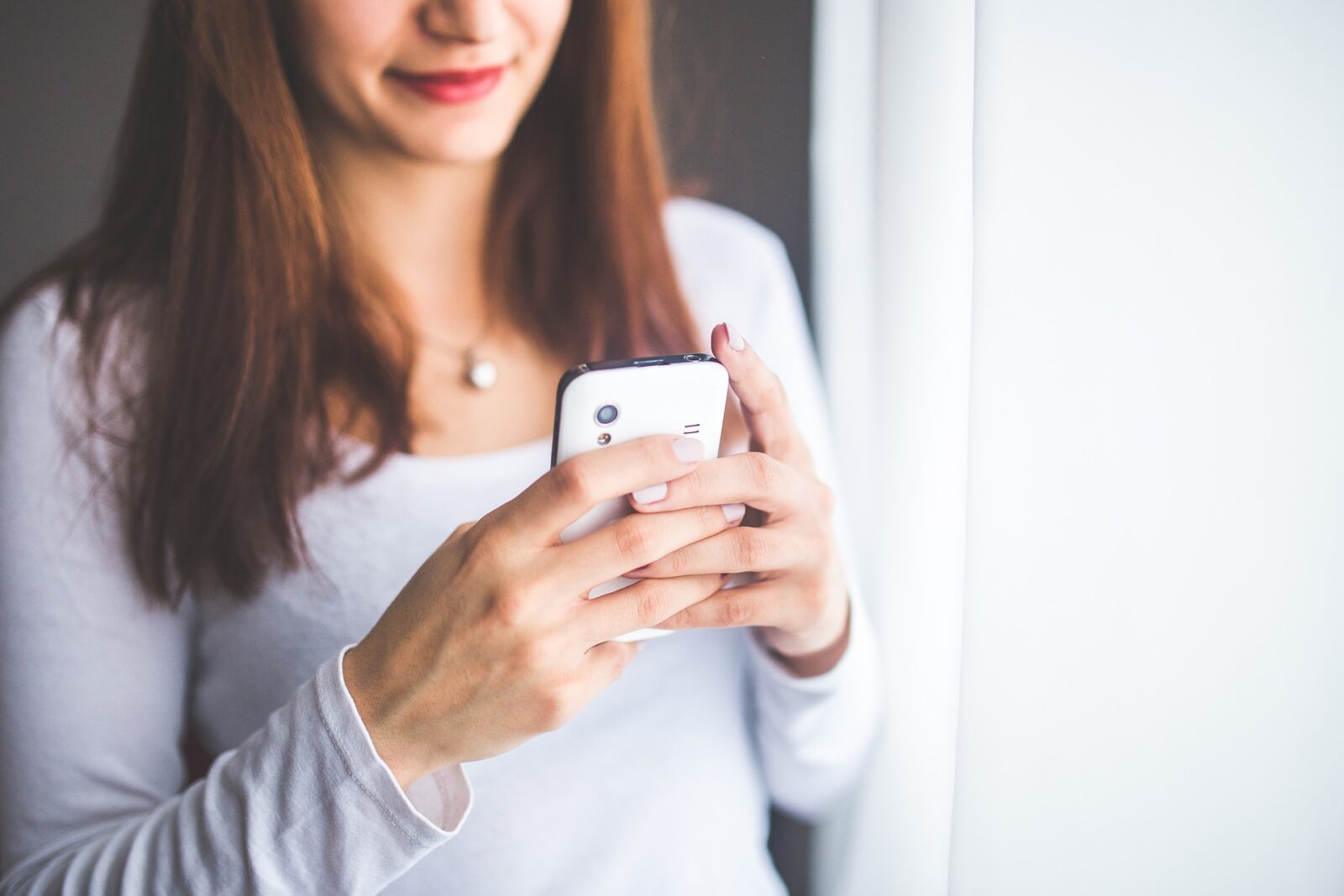 Caro marito, questo è il motivo per cui sto sempre con lo smartphone in mano | Noi Mamme