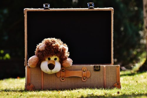 Il kit del neonato in viaggio: cosa portare in valigia