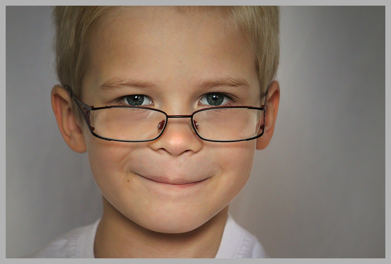 Ipermetropia bambini: meglio usare gli occhiali? | Noi Mamme