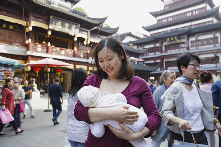 18 Magnifiche foto di madri che allattano in giro per il mondo | Noi Mamme 11