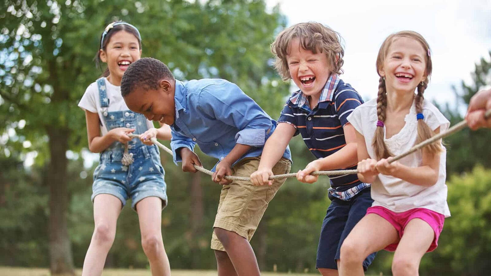 Giochetti per bambini: i più divertenti da fare all'aperto