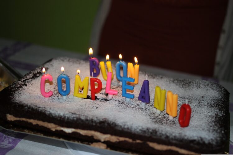 Decorazioni per una torta di compleanno indimenticabile Decorazioni per una torta di compleanno indimenticabile