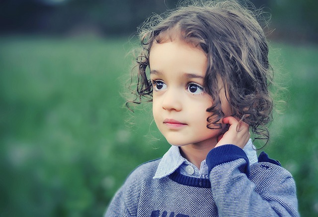 Peluria nei Bambini: Cause, Quando Preoccuparsi e Rimedi