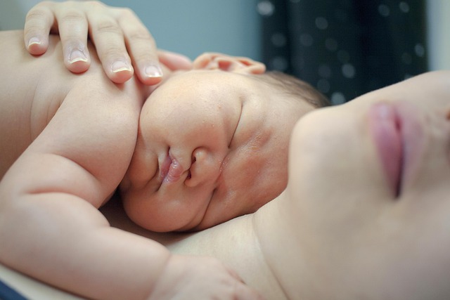 Insonnia nei Bambini e Attaccamento alla Mamma: Come Gestire le Difficoltà