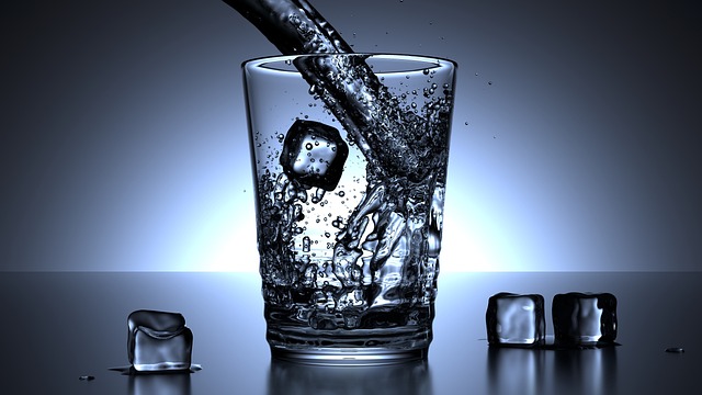 Bambino non beve: cosa fare se rifiuta l'acqua?
