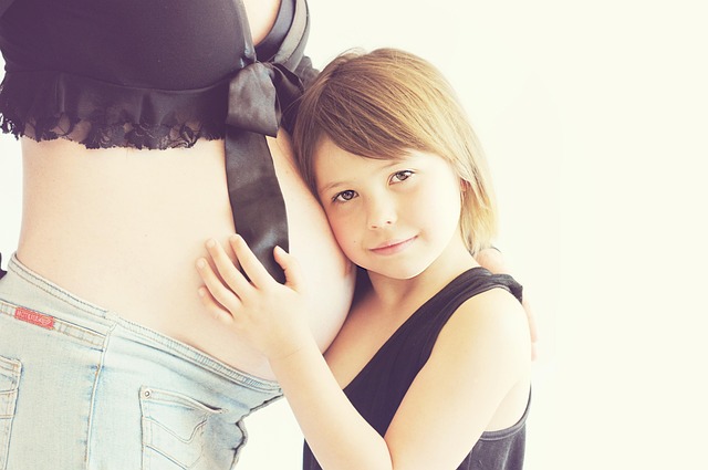 Allattamento e Gravidanza: Guida Completa per Mamme