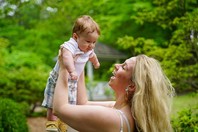 Maternità e Lavoro: Guida Completa ai Diritti delle Mamme