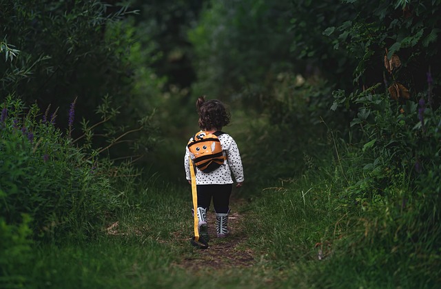 Ginocchia che cedono nei bambini: quando preoccuparsi?