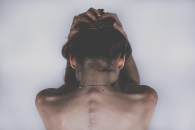 Emicrania in Gravidanza: Cause, Rimedi e Consigli