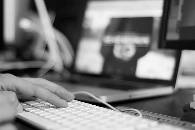 Ergonomia al Computer: Guida Definitiva per Evitare il Mal di Collo