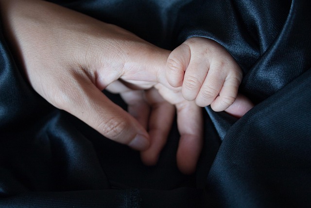 Gelosia della Mamma: Come Gestire le Emozioni Quando il Tuo Bimbo Cresce