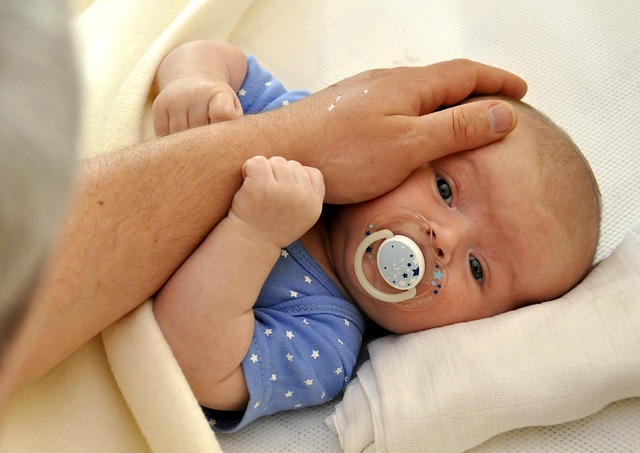 Eruzione Dentale: Come Gestire le Notti Insonni del Tuo Bambino