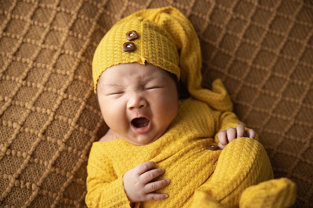Testa del neonato piatta: cause, rimedi e quando preoccuparsi