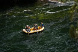 Rafting in Abruzzo con bambini: un'avventura sicura per tutta la famiglia nel 2026