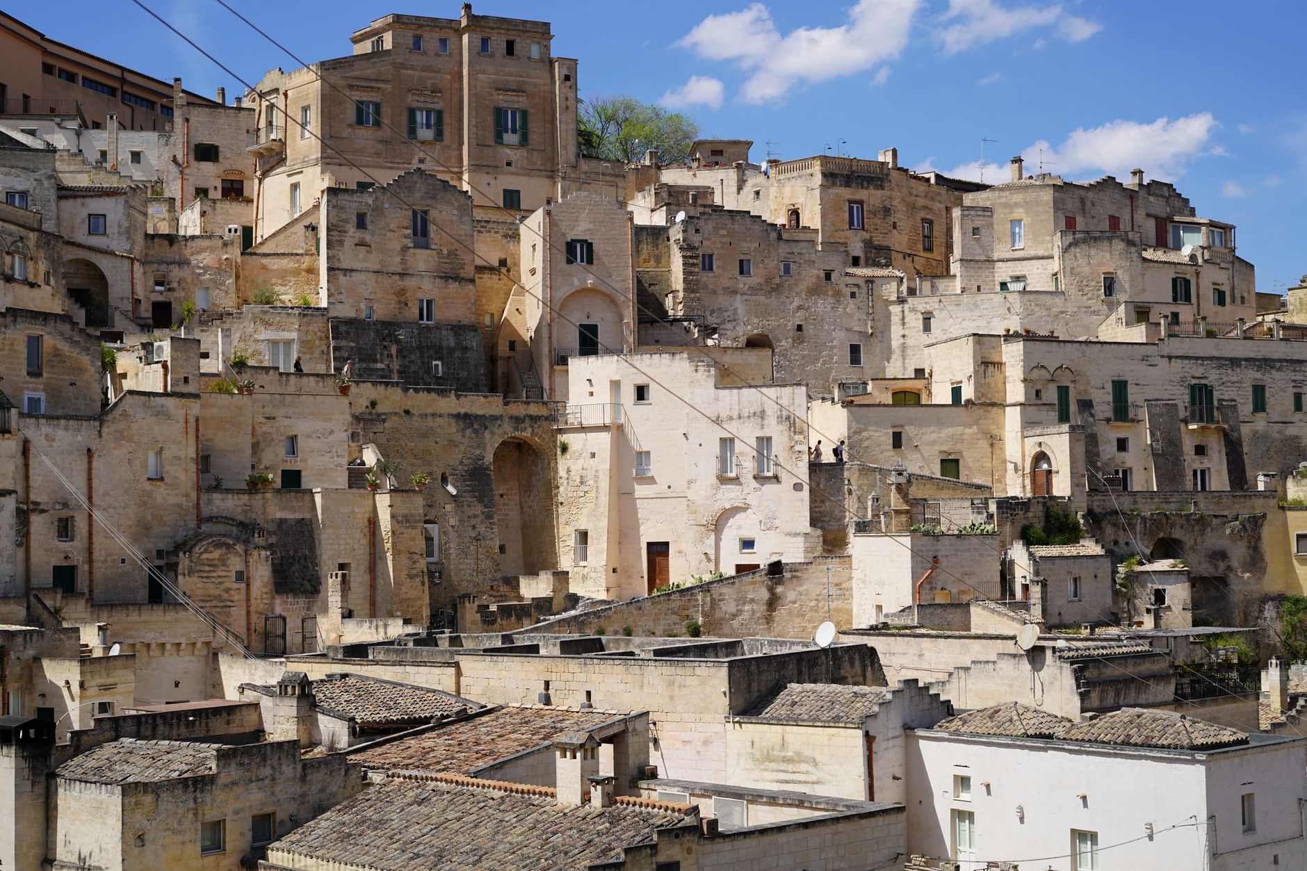 Matera con i bambini: una città labirinto tra case-grotta e segreti sotterranei