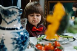 Urla e schiamazzi dei bambini durante le feste: ristorante per famiglie a Monteverde chiude per la seconda volta