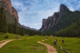 Passo San Pellegrino in estate con bambini: laghi, giochi e rifugi