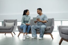 Gravidanza a rischio e allattamento: il diritto di scegliere con consapevolezza